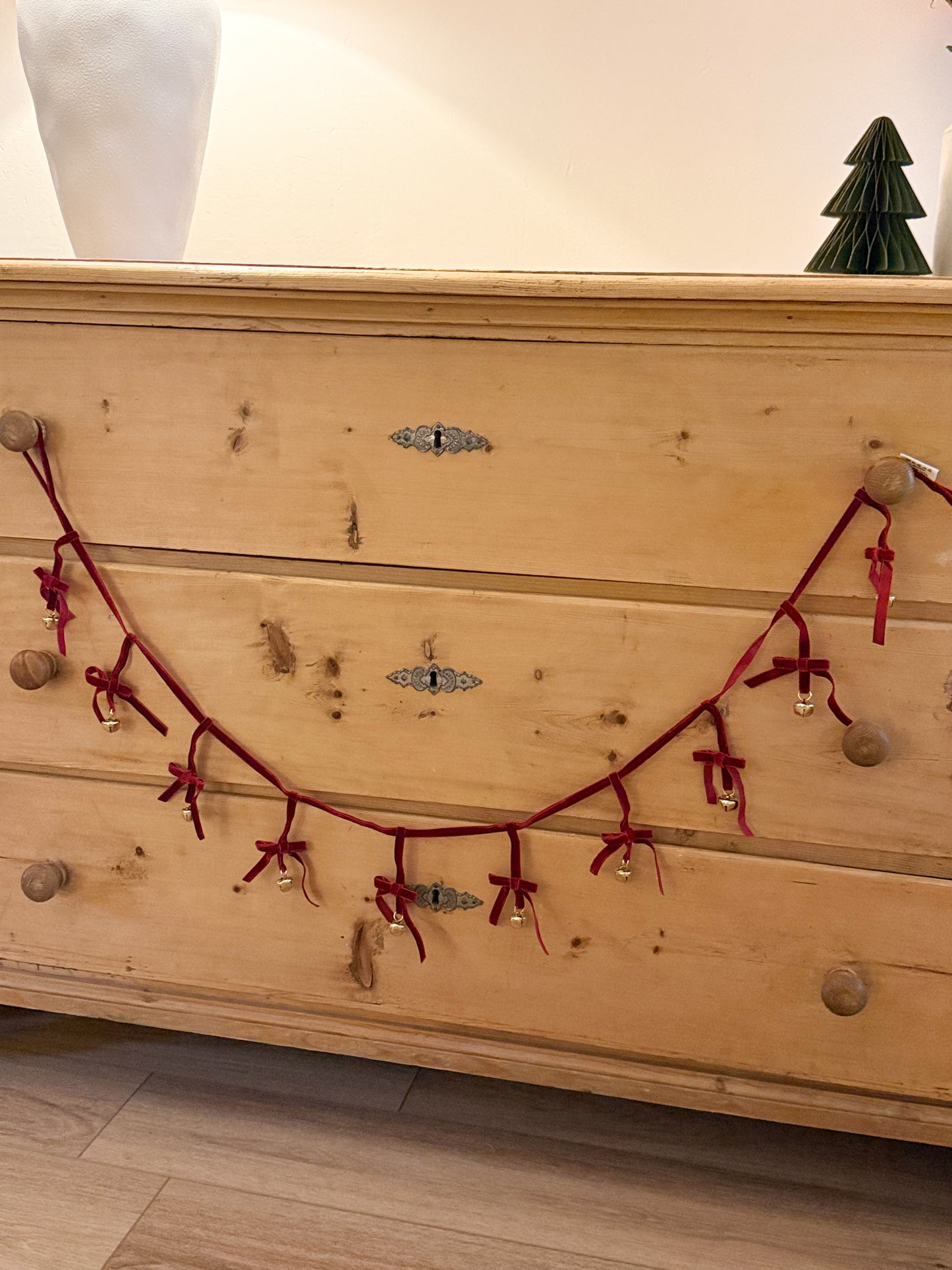 BOW VELVET GARLAND