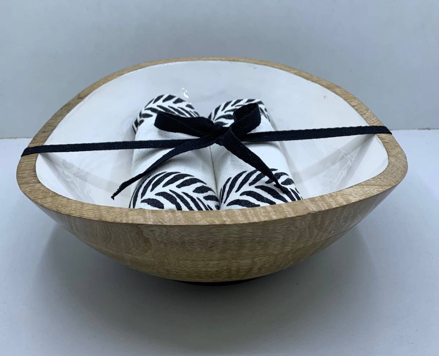 Wooden Serving Bowl +2 Dish Towels