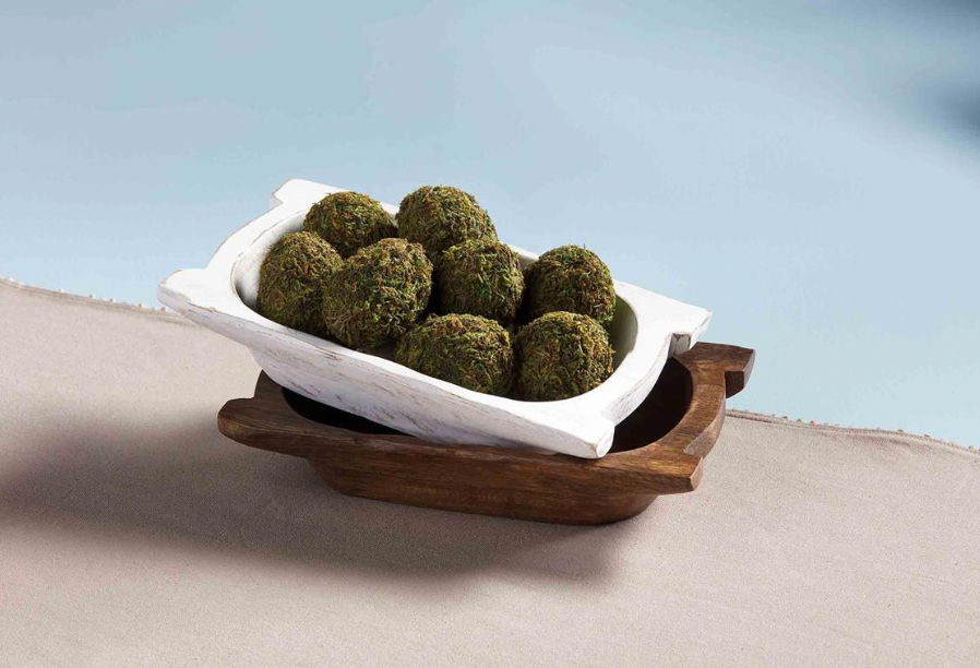 SET OF MOSS EGGS