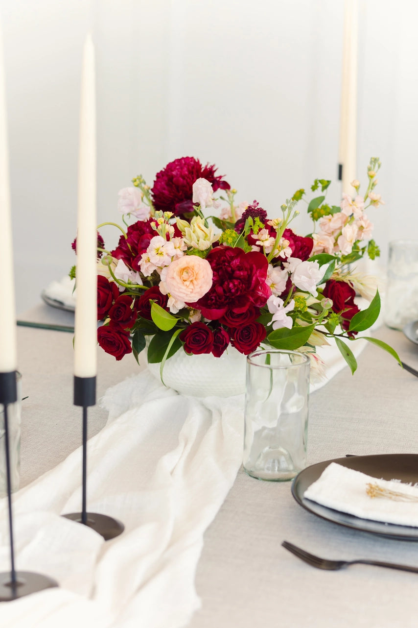 WHITE TABLE RUNNER