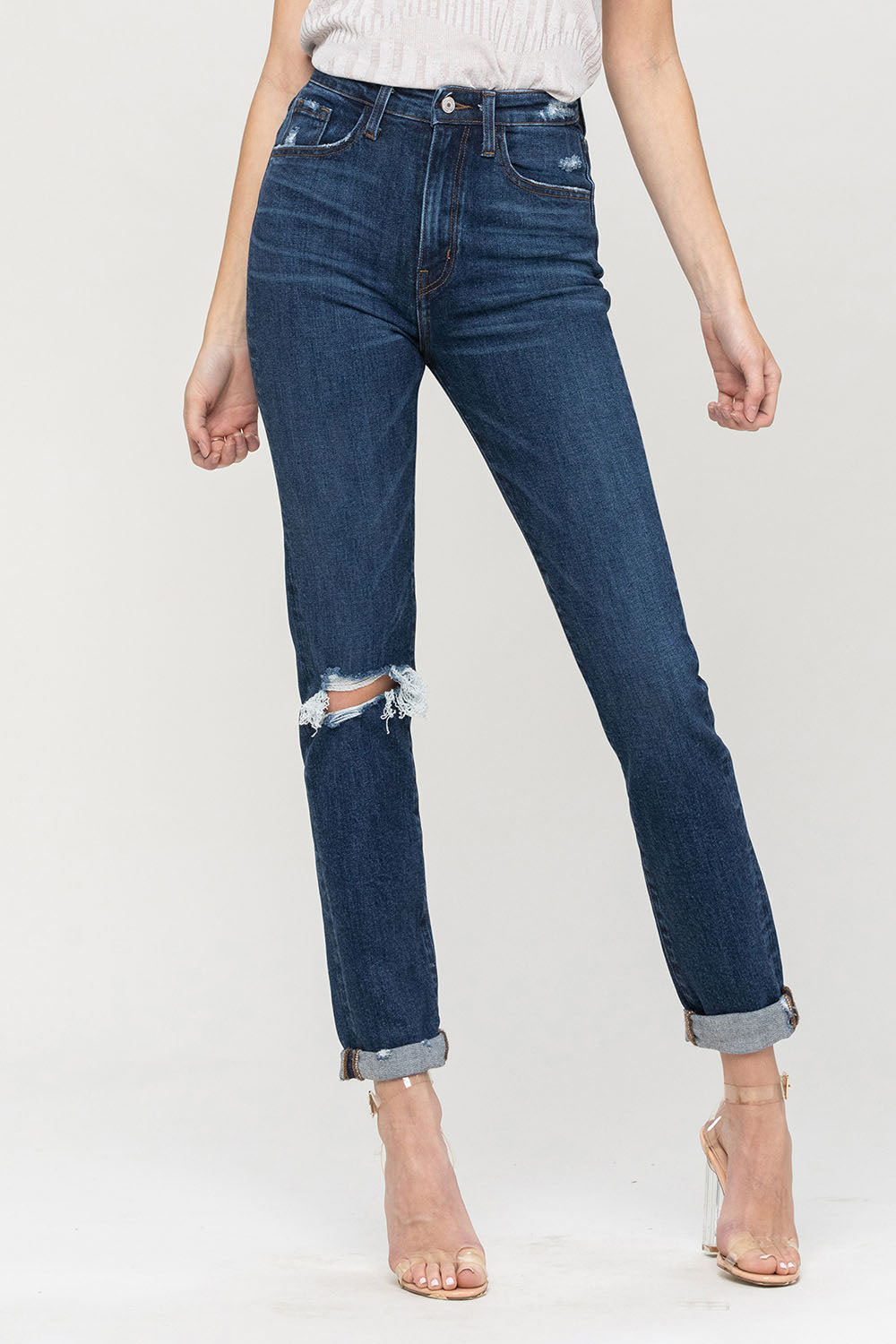 DISTRESSED ROLL MOM JEAN