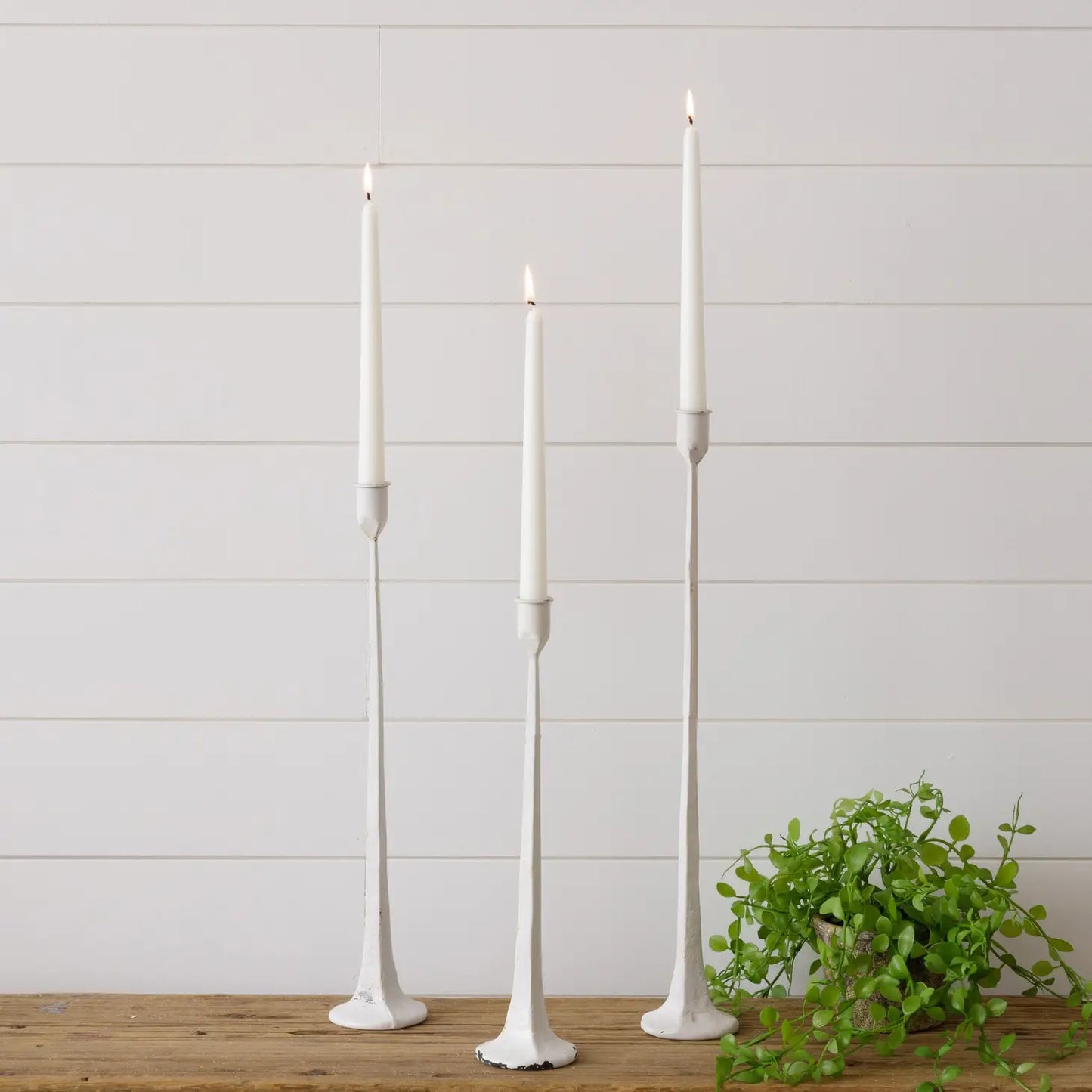 WHITE SET OF 3 CANDLE HOLDER