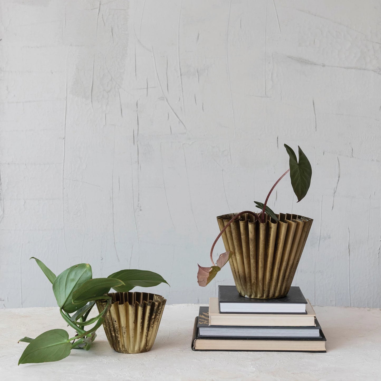 FLUTED METAL PLANTER