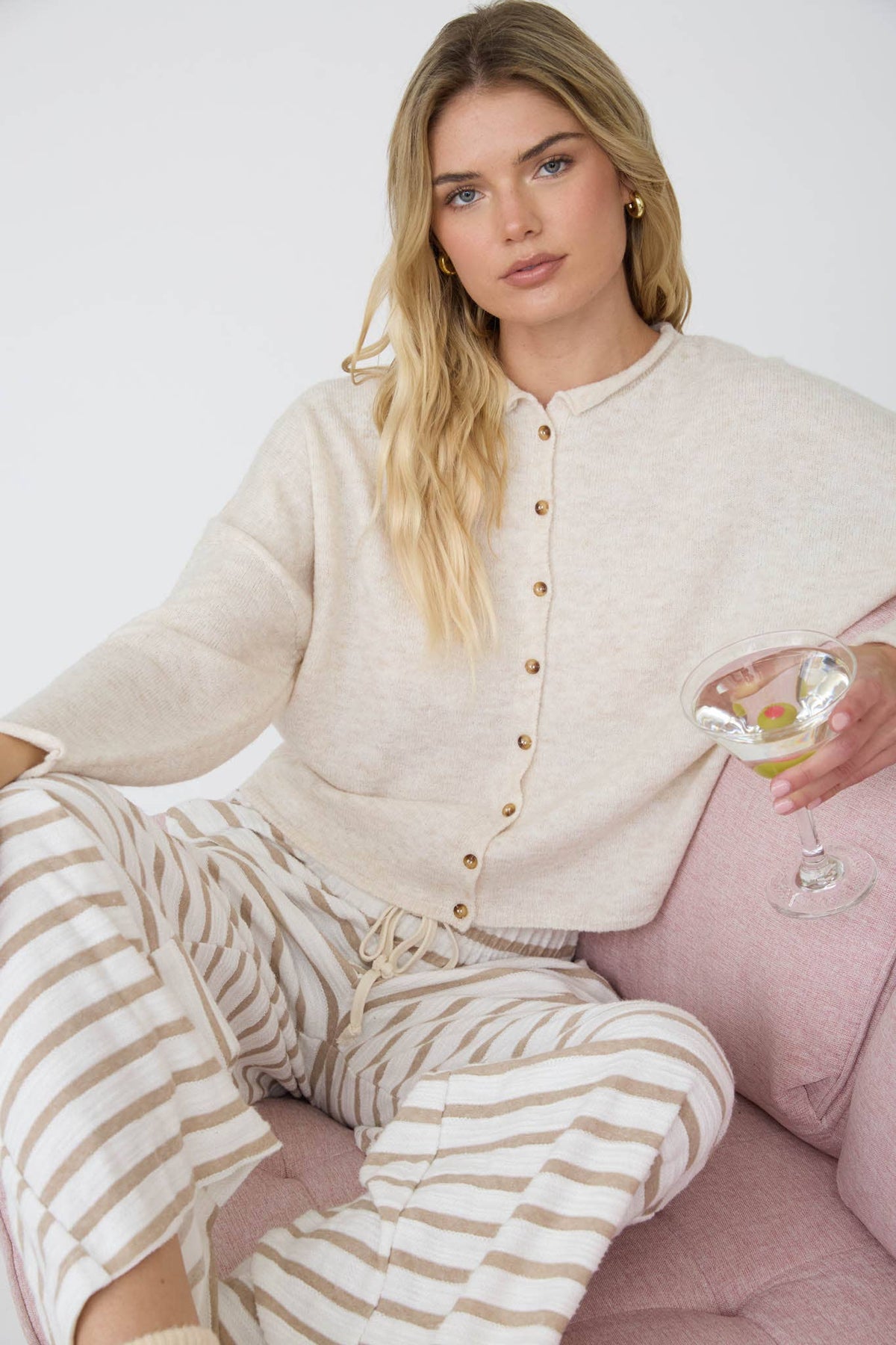 LIGHTWEIGHT BUTTON DOWN KNIT CARDIGAN