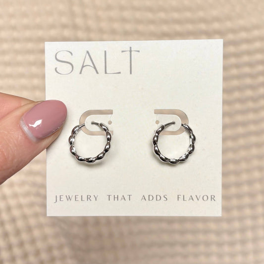 WAVY HOOP EARRINGS | silver rhodium | dainty clasp hoops