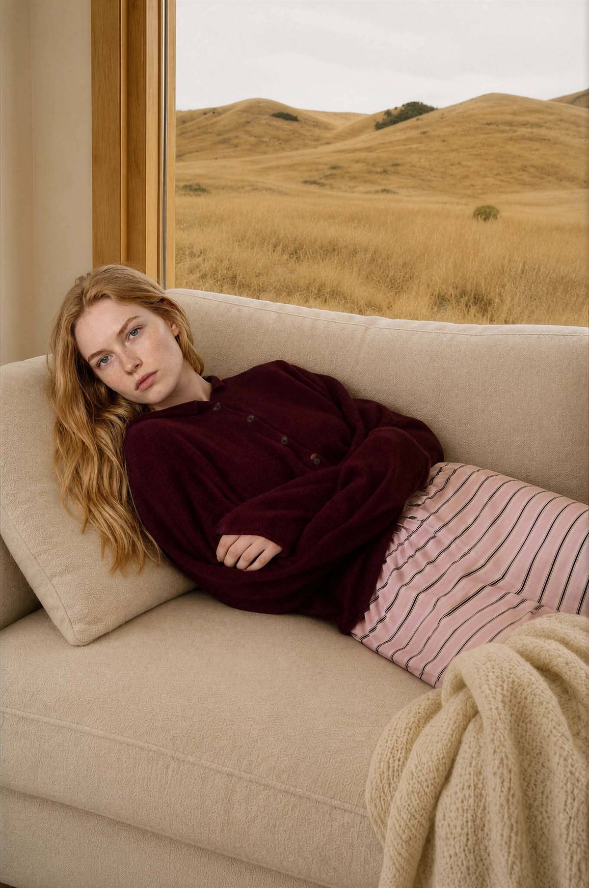 LIGHTWEIGHT BUTTON DOWN KNIT CARDIGAN