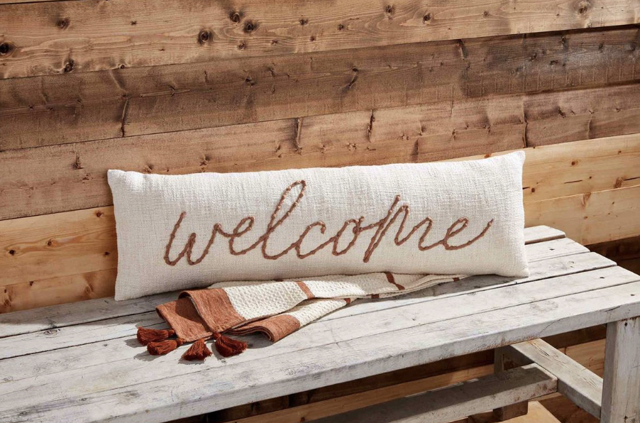 WELCOME PILLOW